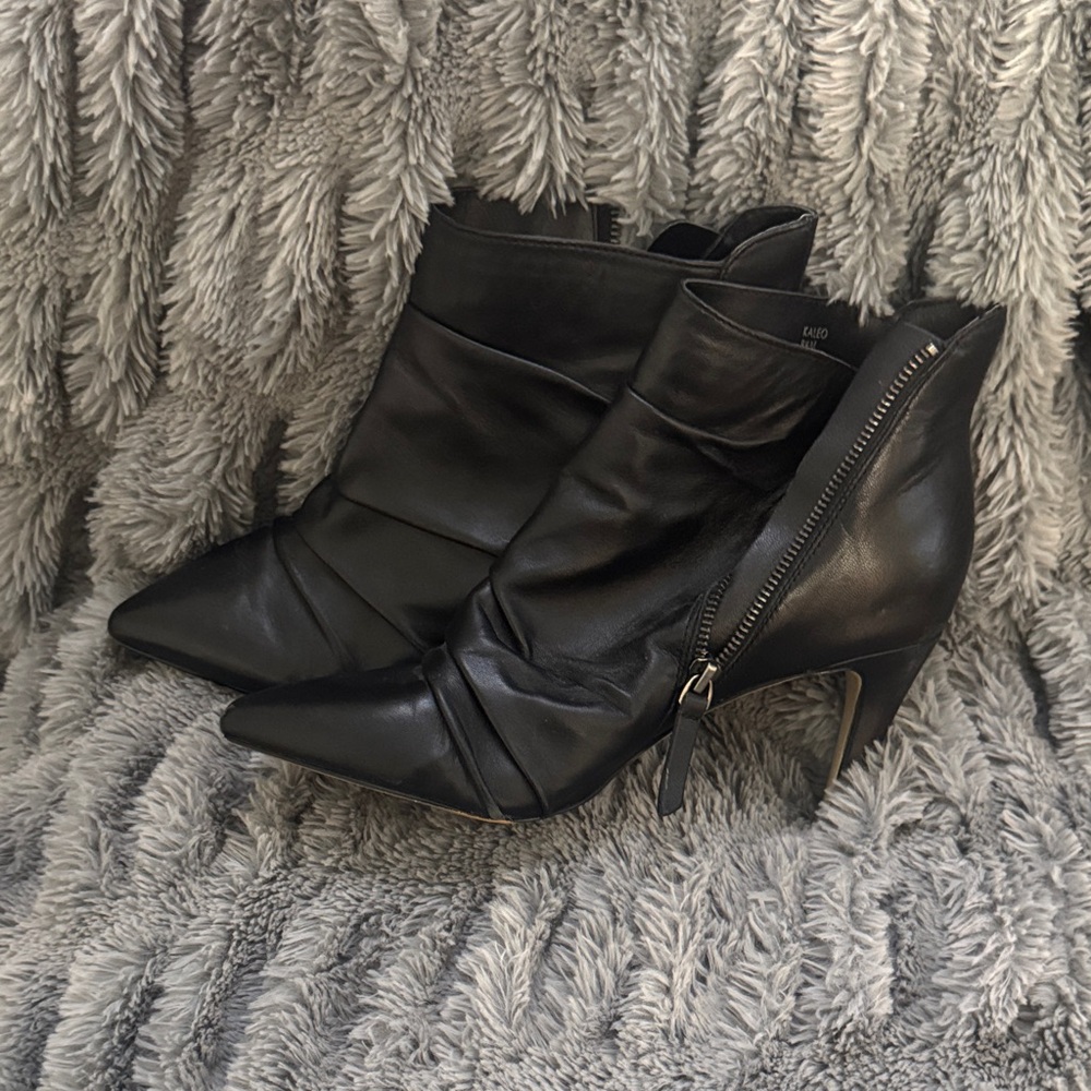 Tahari Elegant Black Ankle Boots